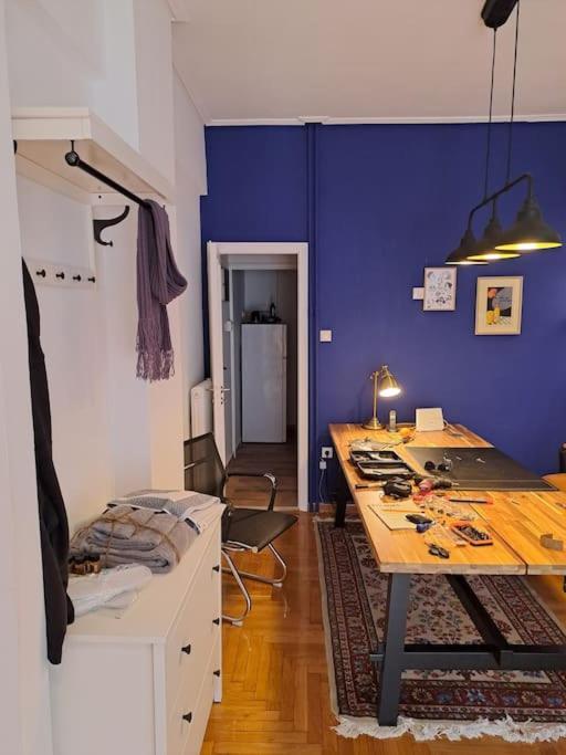 דירה Chic Comfort: Where Cozy Meets Professional אתונה